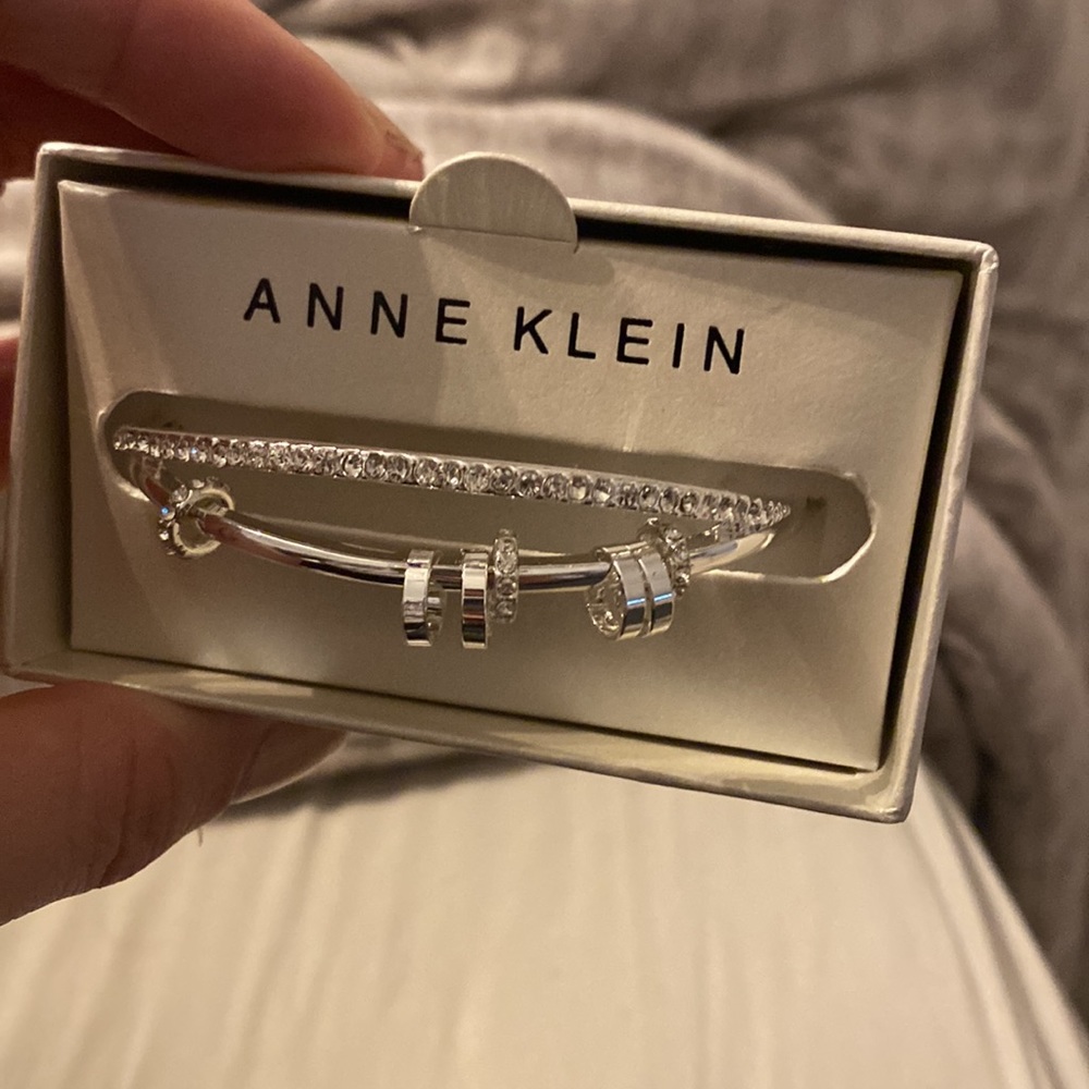 NWT bangle
